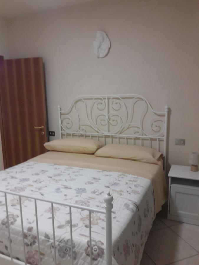 Affittacamere Lo Scoiattolo Di Mannocchi Lorella Porto SantʼElpidio Exterior foto